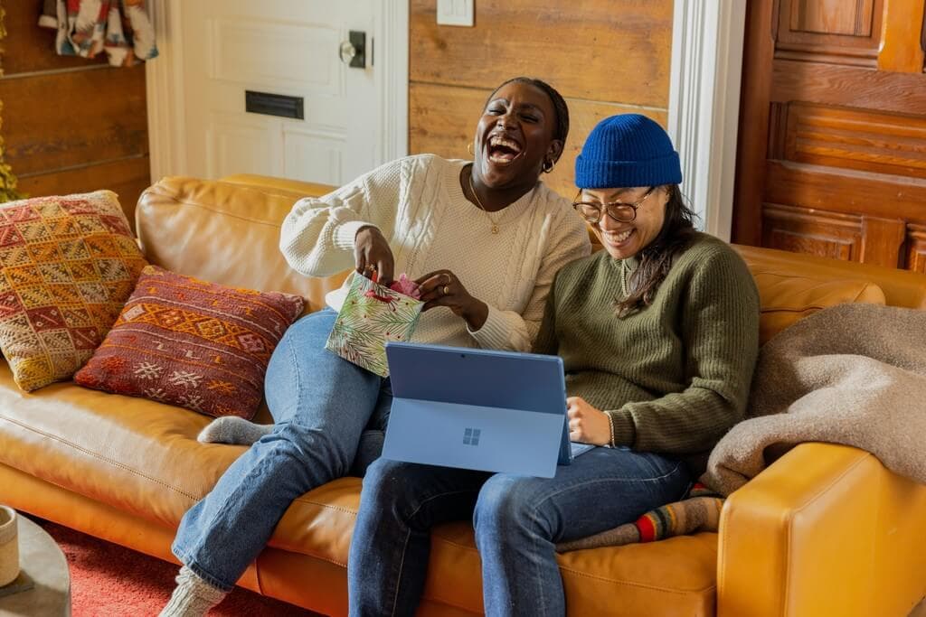 Guests ordering food online at home
